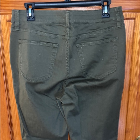 EUC St. John's Bay Olive Casual Pants - Picture 5 of 6